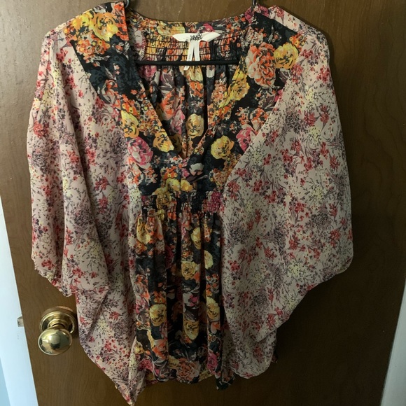 Floral top - Picture 1 of 1